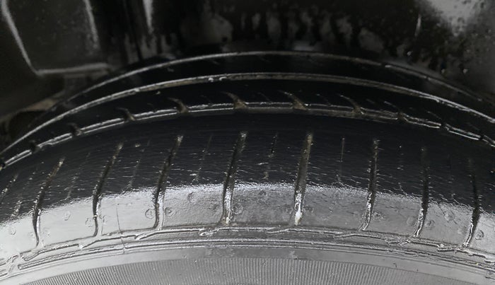 2016 Maruti Ciaz VXI, Petrol, Manual, 54,991 km, Right Rear Tyre Tread