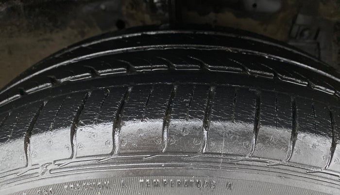 2016 Maruti Ciaz VXI, Petrol, Manual, 54,991 km, Right Front Tyre Tread