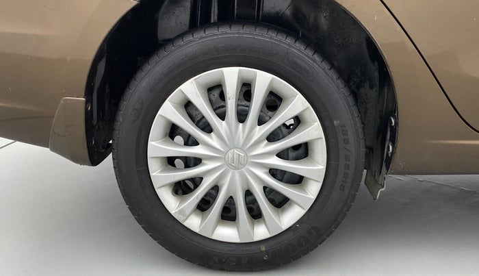 2016 Maruti Ciaz VXI, Petrol, Manual, 54,991 km, Right Rear Wheel