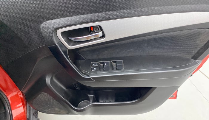2018 Maruti Vitara Brezza ZDI PLUS DUAL TONE, Diesel, Manual, 54,892 km, Driver Side Door Panels Controls