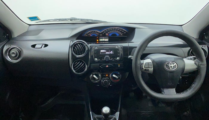 2014 Toyota Etios CROSS 1.5 V, Petrol, Manual, 80,847 km, Dashboard