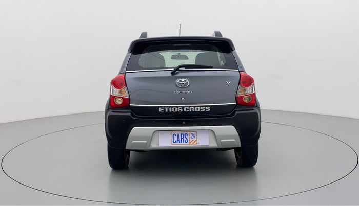 2014 Toyota Etios CROSS 1.5 V, Petrol, Manual, 80,847 km, Back/Rear