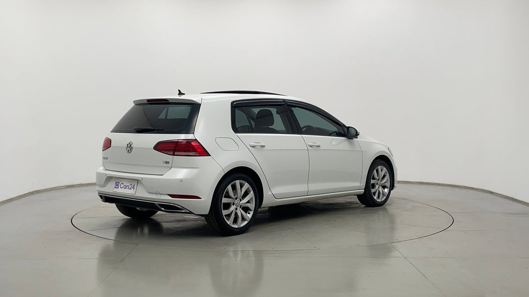 Right Back Diagonal (45- Degree) View