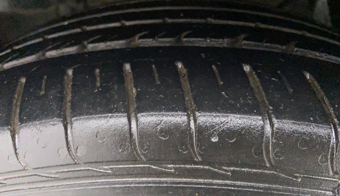 2018 Tata NEXON XM 1.5, Diesel, Manual, 97,407 km, Left Front Tyre Tread