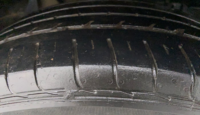 2018 Tata NEXON XM 1.5, Diesel, Manual, 97,407 km, Right Front Tyre Tread