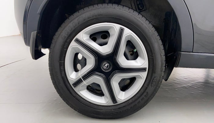 2018 Tata NEXON XM 1.5, Diesel, Manual, 97,407 km, Right Rear Wheel
