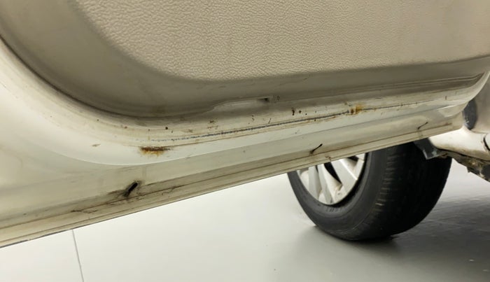 2014 Toyota Etios G SP, Petrol, Manual, 78,652 km, Front passenger door - Slight discoloration