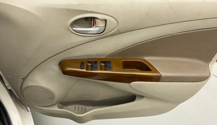 2014 Toyota Etios G SP, Petrol, Manual, 78,652 km, Driver Side Door Panels Control