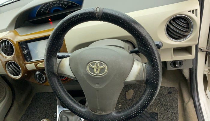 2014 Toyota Etios G SP, Petrol, Manual, 78,652 km, Steering wheel - Steering cover is minor torn