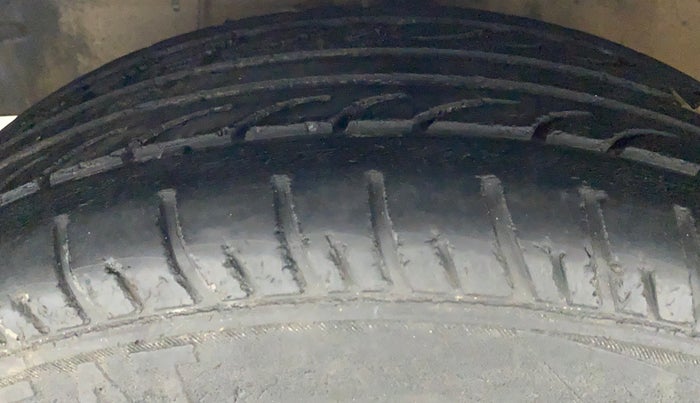 2014 Toyota Etios G SP, Petrol, Manual, 78,652 km, Left Front Tyre Tread