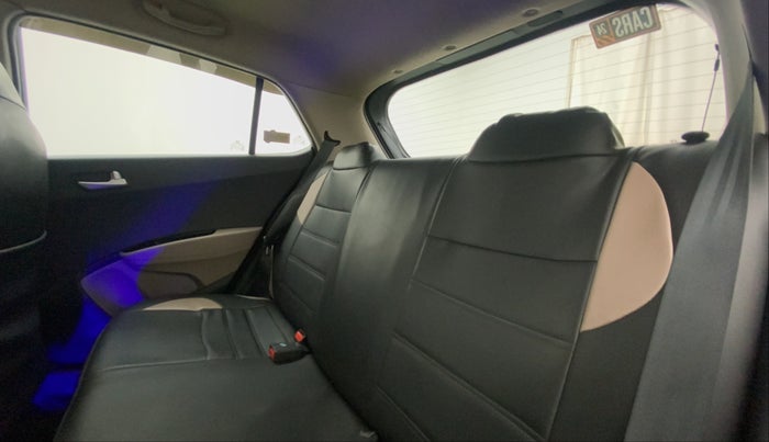 2017 Hyundai Grand i10 SPORTZ (O) 1.2 KAPPA VTVT, Petrol, Manual, 75,841 km, Right Side Rear Door Cabin