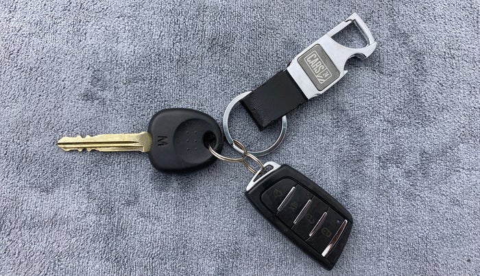 2018 Hyundai Xcent E PLUS, Petrol, Manual, 36,918 km, Key Close Up