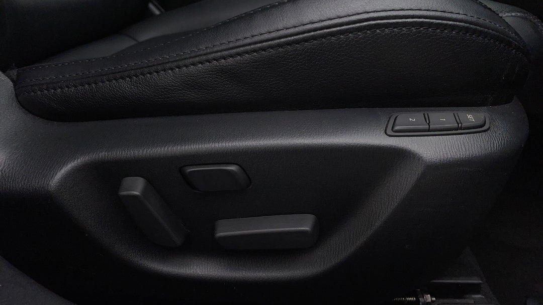 2017 Mazda 6 Touring, Automatic, 101384 km, Drivers Side Adjustment Panel