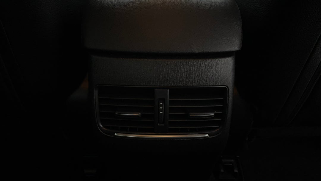 2017 Mazda 6 Touring, Automatic, 101384 km, Rear A/C Vent