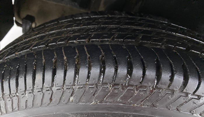 2017 Maruti Swift VDI ABS, Diesel, Manual, 26,196 km, Right Rear Tyre Tread