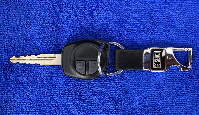 2017 Maruti Swift VDI ABS, Diesel, Manual, 26,196 km, Key Close Up