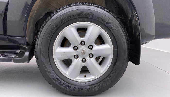 2009 Toyota Fortuner 3.0 MT 4X4, Diesel, Manual, 2,17,011 km, Left Rear Wheel