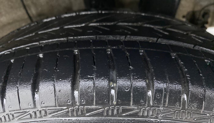 2016 Hyundai Xcent SX 1.2, Petrol, Manual, 51,923 km, Left Rear Tyre Tread