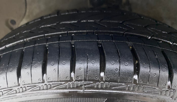 2016 Hyundai Xcent SX 1.2, Petrol, Manual, 51,923 km, Left Front Tyre Tread