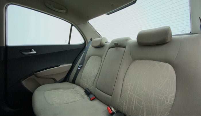2016 Hyundai Xcent SX 1.2, Petrol, Manual, 51,923 km, Right Side Rear Door Cabin