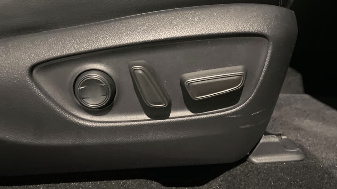 2024 Toyota RAV4 Cruiser (AWD) Hybrid, Automatic, 37498 km, Drivers Side Adjustment Panel