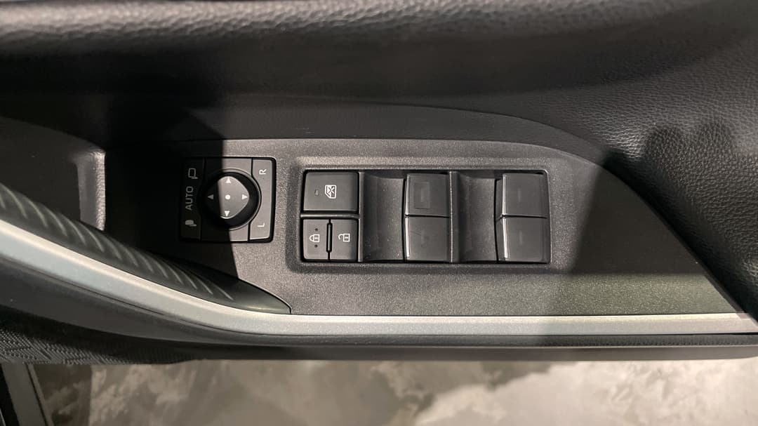 2024 Toyota RAV4 Cruiser (AWD) Hybrid, Automatic, 37498 km, Drivers Side Door Panel Controls