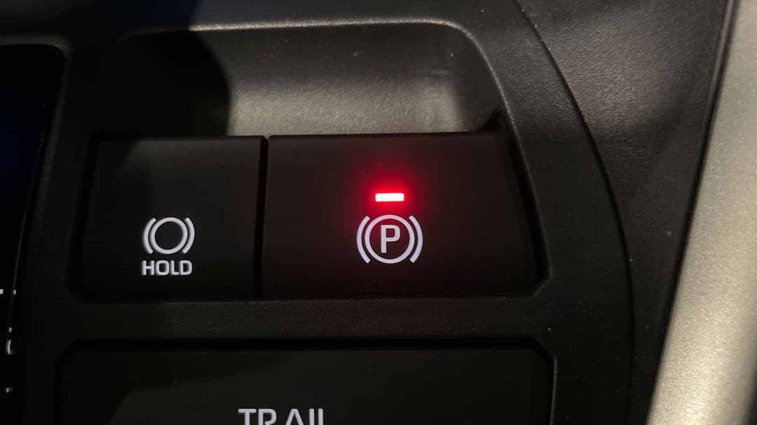 2024 Toyota RAV4 Cruiser (AWD) Hybrid, Automatic, 37498 km, Handbrake
