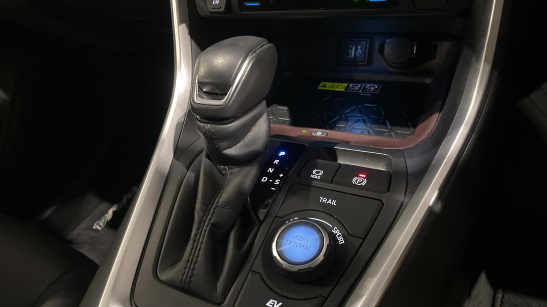 2024 Toyota RAV4 Cruiser (AWD) Hybrid, Automatic, 37498 km, Gear Lever 