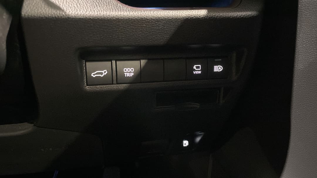 2024 Toyota RAV4 Cruiser (AWD) Hybrid, Automatic, 37498 km, Utility Switches/Buttons
