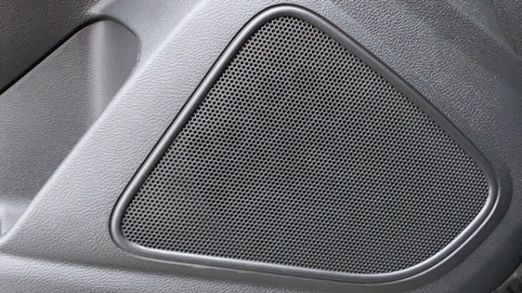 Nissan Maxima-Speakers