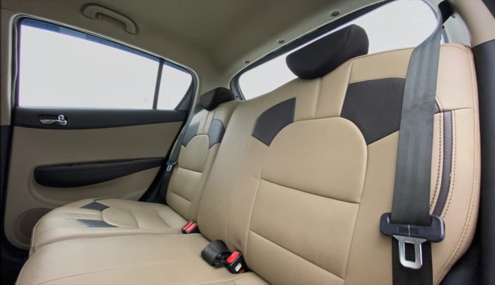 2013 Hyundai i20 ASTA 1.4 CRDI, Diesel, Manual, 62,598 km, Right Side Rear Door Cabin
