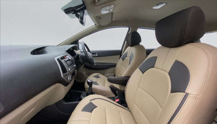 2013 Hyundai i20 ASTA 1.4 CRDI, Diesel, Manual, 62,598 km, Right Side Front Door Cabin