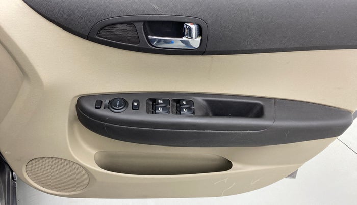 2013 Hyundai i20 ASTA 1.4 CRDI, Diesel, Manual, 62,598 km, Driver Side Door Panels Control