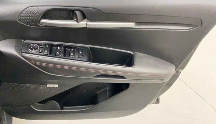 2022 KIA SONET GTX PLUS 1.5, Diesel, Manual, 23,386 km, Driver Side Door Panels Control