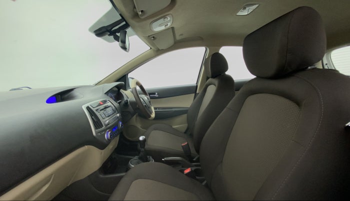 2014 Hyundai i20 SPORTZ 1.2 VTVT, Petrol, Manual, 73,520 km, Right Side Front Door Cabin