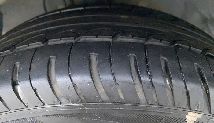 2014 Hyundai i20 SPORTZ 1.2 VTVT, Petrol, Manual, 73,520 km, Left Front Tyre Tread