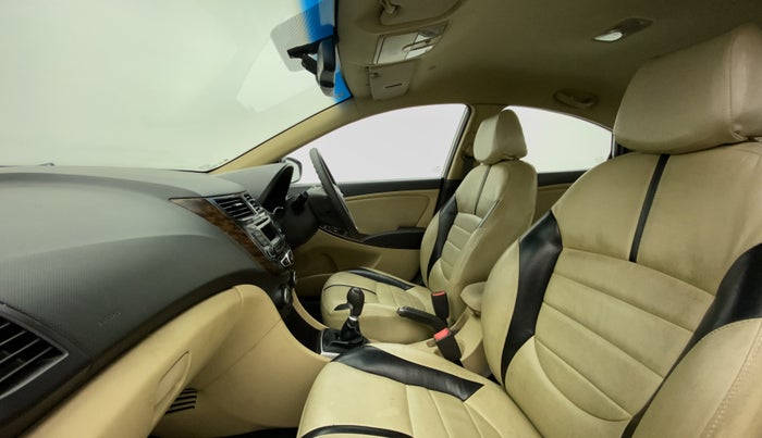 2015 Hyundai Verna FLUIDIC 4S 1.6 VTVT S(O), Petrol, Manual, 78,353 km, Right Side Front Door Cabin