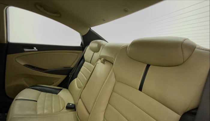 2015 Hyundai Verna FLUIDIC 4S 1.6 VTVT S(O), Petrol, Manual, 78,353 km, Right Side Rear Door Cabin