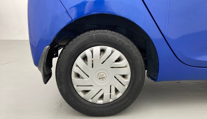 2017 Hyundai Eon ERA PLUS, Petrol, Manual, 24,048 km, Right Rear Wheel