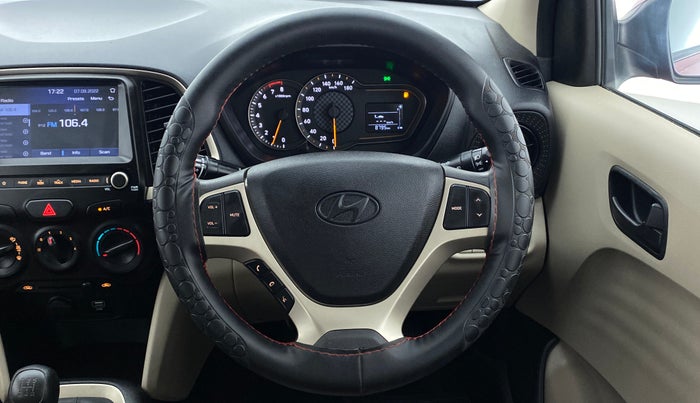 2020 Hyundai NEW SANTRO SPORTZ 1.1, Petrol, Manual, 8,876 km, Steering Wheel Close Up