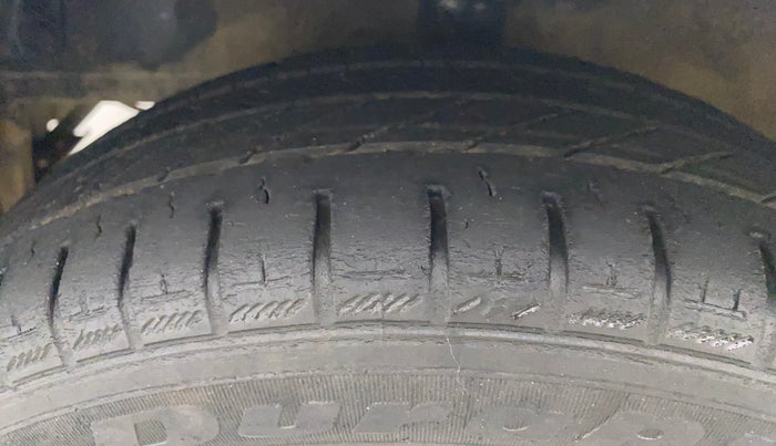 2017 Hyundai Eon MAGNA +, Petrol, Manual, 76,570 km, Left Front Tyre Tread