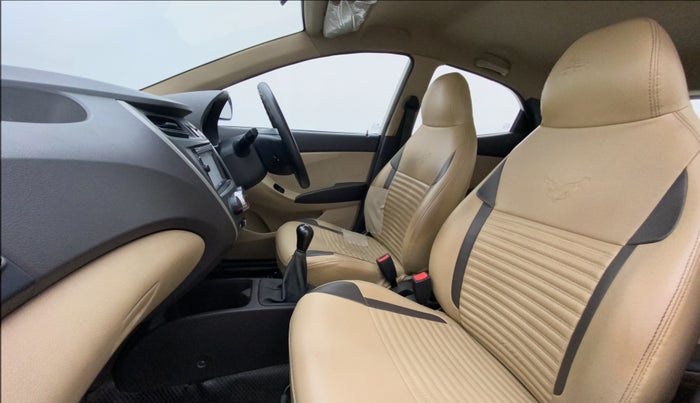 2017 Hyundai Eon MAGNA +, Petrol, Manual, 76,570 km, Right Side Front Door Cabin