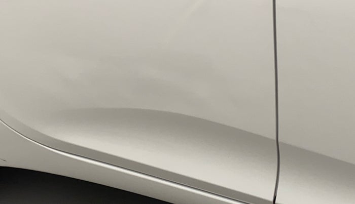 2017 Hyundai Eon MAGNA +, Petrol, Manual, 76,570 km, Right rear door - Graphic sticker