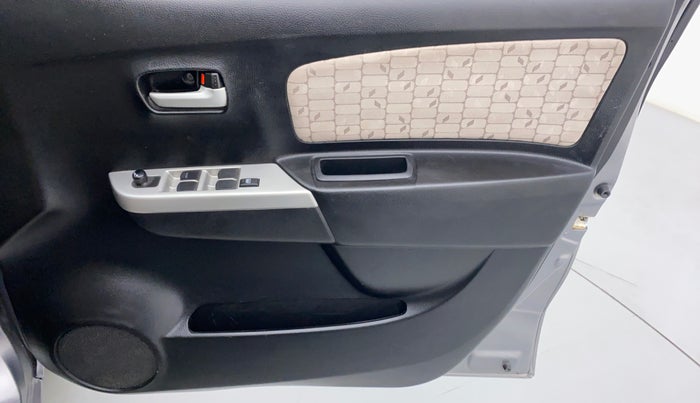 2016 Maruti Wagon R 1.0 VXI, Petrol, Manual, 73,081 km, Driver Side Door Panels Control