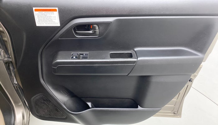 2019 Maruti New Wagon-R LXI CNG 1.0 L, CNG, Manual, 48,406 km, Driver Side Door Panels Control