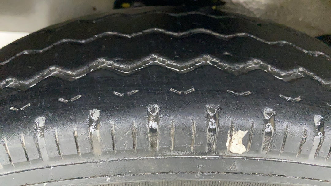 Left Front Tyre Tread