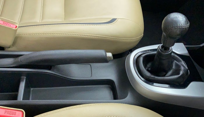 2015 Honda Jazz 1.2 V MT, Petrol, Manual, 55,247 km, Gear Lever
