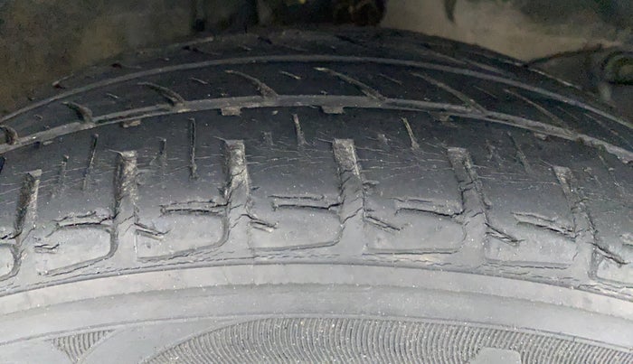2013 Honda City S MT PETROL, Petrol, Manual, 38,002 km, Right Front Tyre Tread