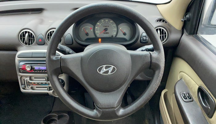 2010 Hyundai Santro Xing GLS, Petrol, Manual, 87,357 km, Steering Wheel Close Up
