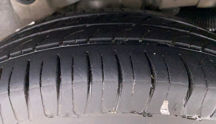 2010 Hyundai Santro Xing GLS, Petrol, Manual, 87,357 km, Left Rear Tyre Tread